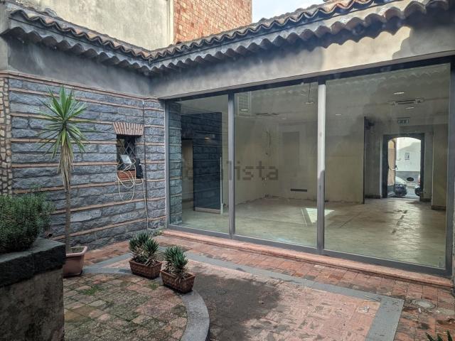 Locale in affitto di 95 m² in Via Giuseppe Garibaldi, 55