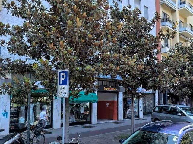 Locale in affitto di 95 m² in Via Laura Ciceri Visconti, 10