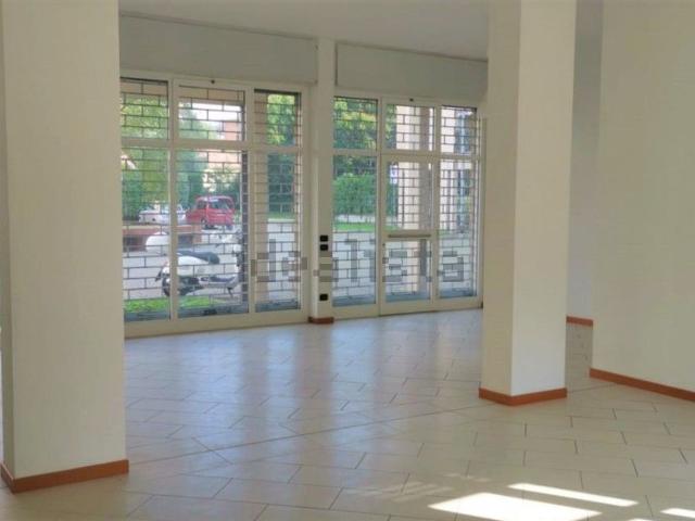 Locale in affitto di 95 m² in Via Sorteni, 13