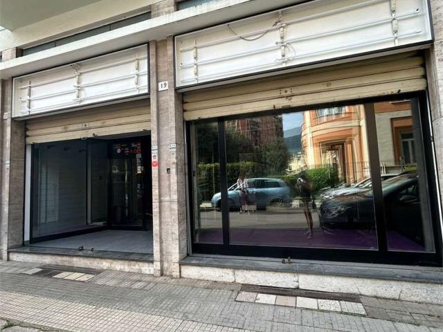 Locale in affitto di 95 m²