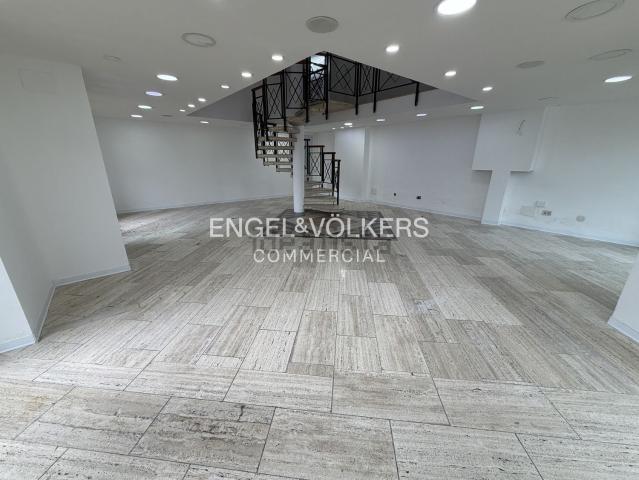 Locale in affitto di 96 m² in Via Tisia, 125