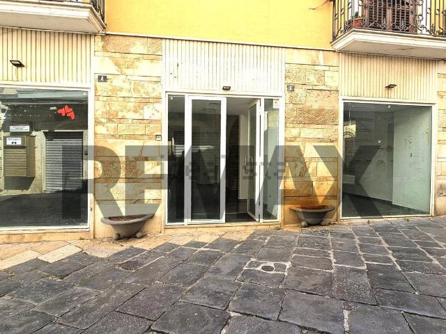 Locale in affitto di 96 m² in Via Vincenzo Amicarelli, 6