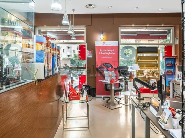 Locale in affitto di 96 m² in Via Achille Zezon, 5