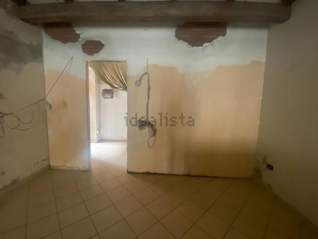 Locale in affitto di 96 m² in Via Cento, 212