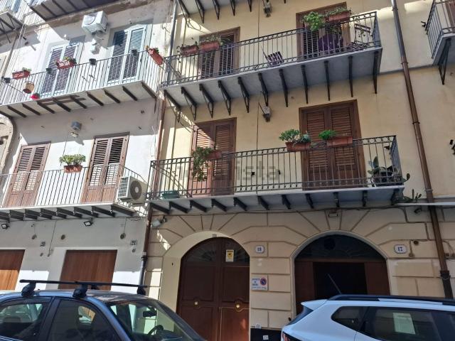 Locale in affitto di 98 m² in Via dei Cassari, 15