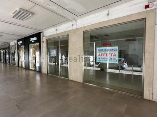 Locale in affitto di 98 m²