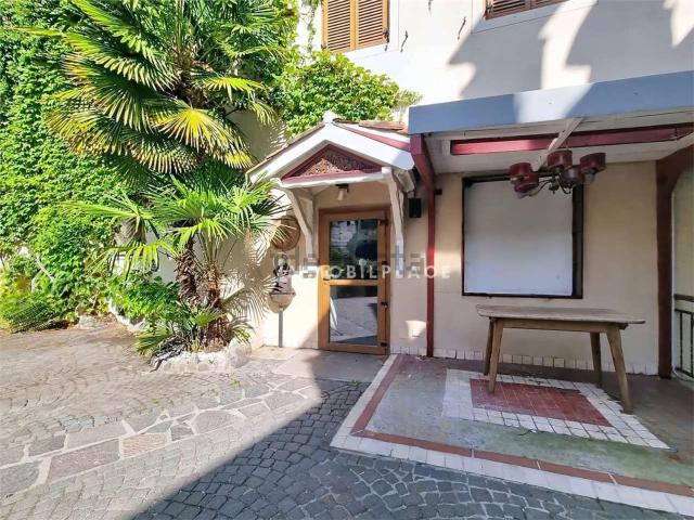 Locale in affitto di 98 m²