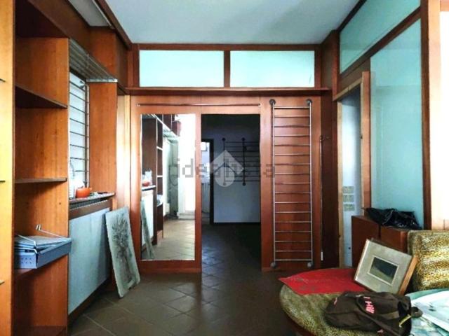 Locale in affitto di 99 m² in Via Guglielmo Marconi