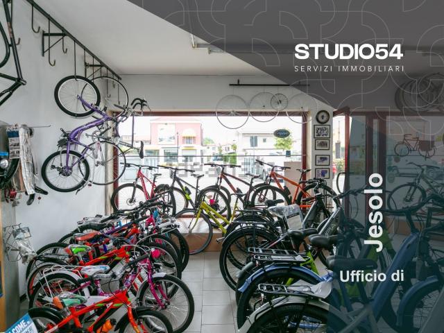 Locale in affitto di 99 m² in Via Roma Sinistra, 1