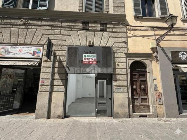 Locale in affitto di 13 m² in Via Giuseppe Verdi