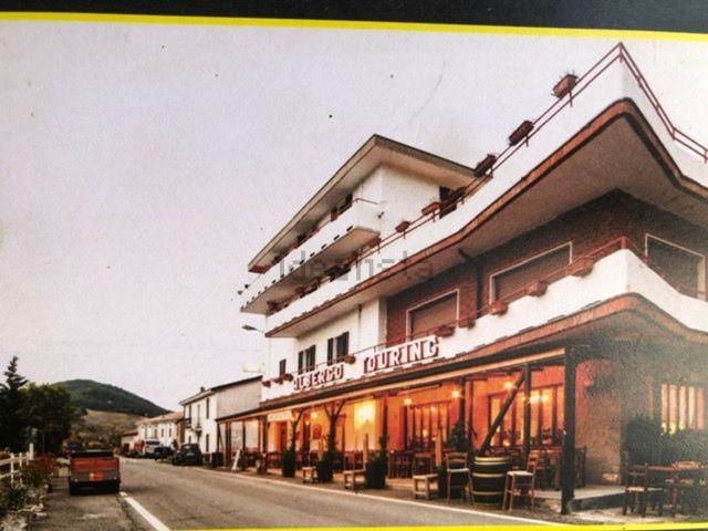 Locale in affitto di 1000 m² in Località Prato Barbieri, 42