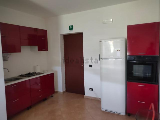 Locale in affitto di 1000 m² in Via Chiesa nuova Ortì