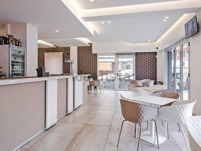 Locale in affitto di 100 m²