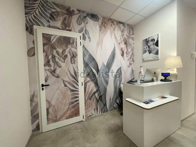 Locale in affitto di 100 m²