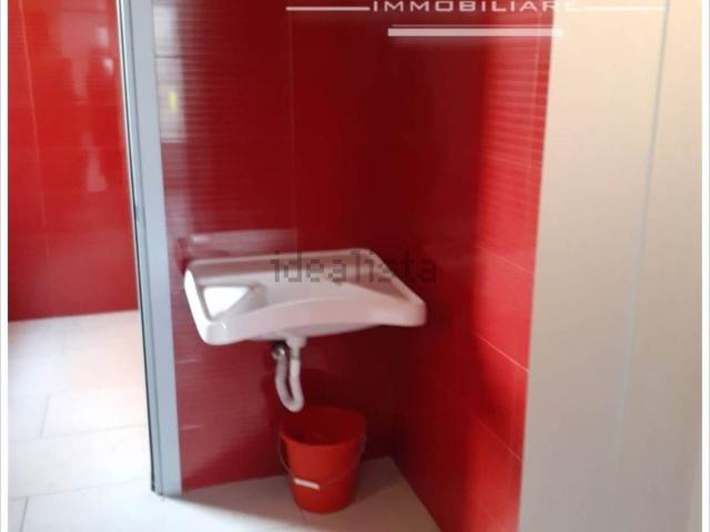 Locale in affitto di 100 m²