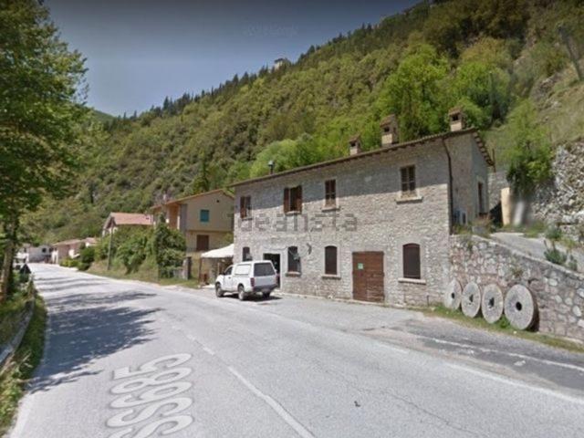 Locale in affitto di 100 m²