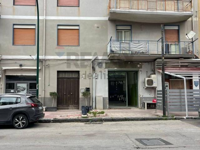 Locale in affitto di 100 m²