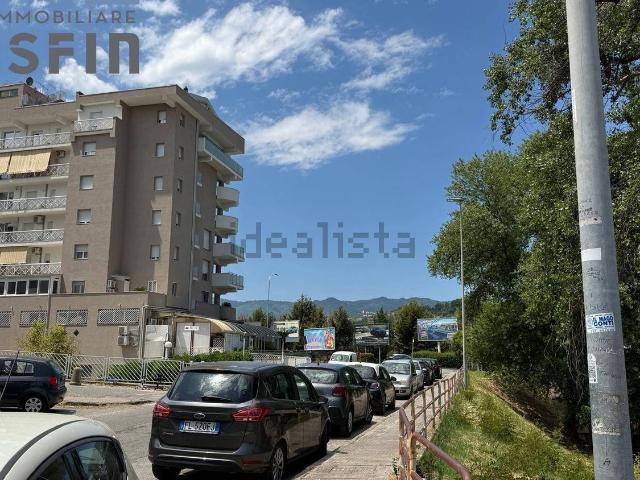 Locale in affitto di 100 m² in Via Cesare Terranova, 24
