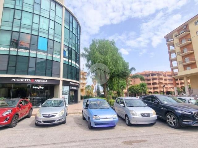 Locale in affitto di 100 m² in Via Città di Palermo, 175