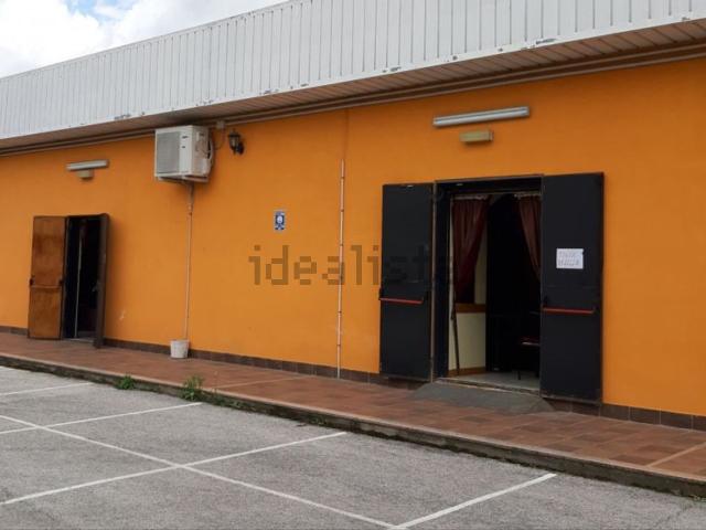 Locale in affitto di 100 m² in Via Ciciniello