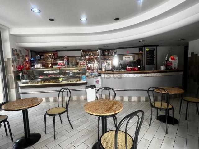 Locale in affitto di 100 m² in Via Cristoforo Colombo