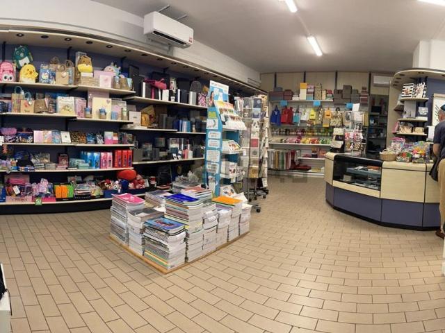 Locale in affitto di 100 m² in Via Abbazia