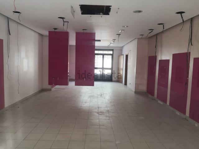 Locale in affitto di 100 m² in Via Agnone