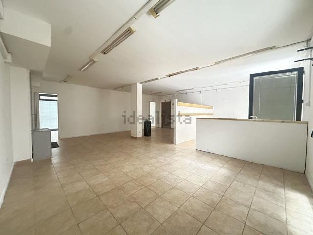 Locale in affitto di 100 m² in Via Alberto Sordi, 36