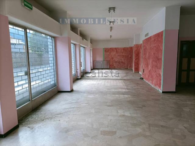 Locale in affitto di 100 m² in Via Alle Manifatture, 8