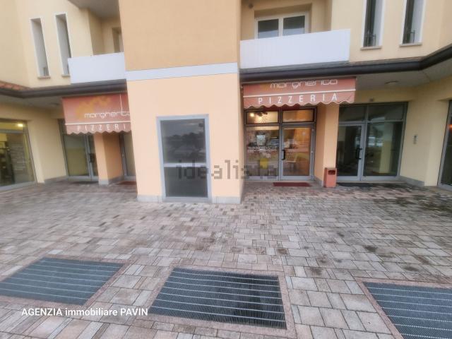 Locale in affitto di 100 m² in Via G. Zanella, 15