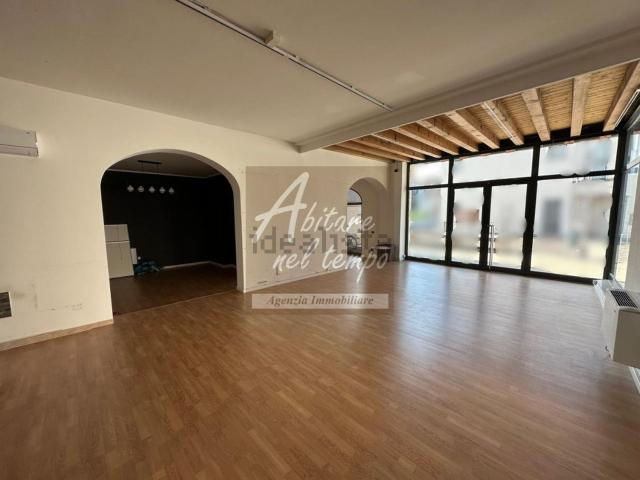 Locale in affitto di 100 m² in Via Garibaldi