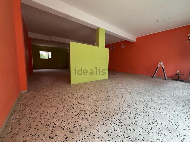 Locale in affitto di 100 m² in Via Giuseppe Cesarò