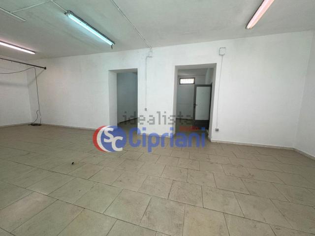 Locale in affitto di 100 m² in Via Giuseppe di Vittorio