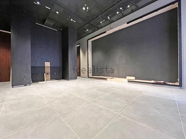 Locale in affitto di 100 m² in Via Giuseppe Verdi