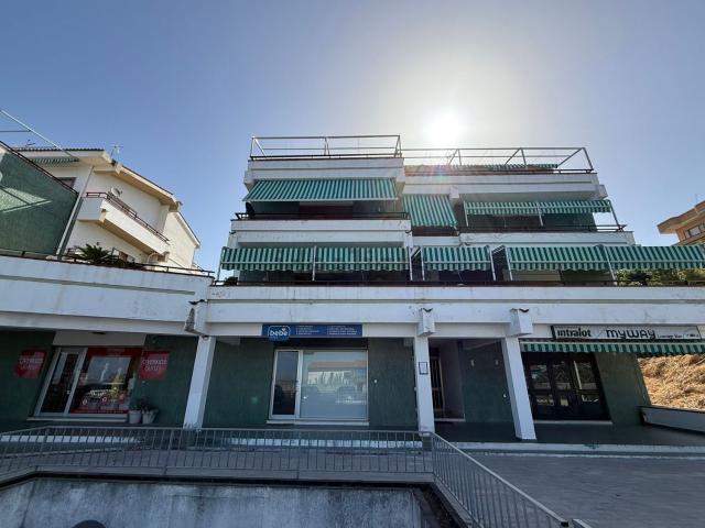 Locale in affitto di 100 m² in Via Giustino Fortunato, 204