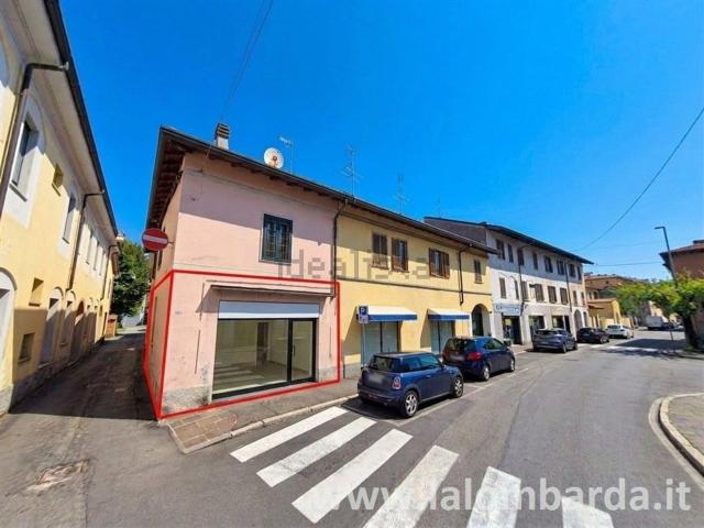 Locale in affitto di 100 m² in Via Giacomo Matteotti, 23