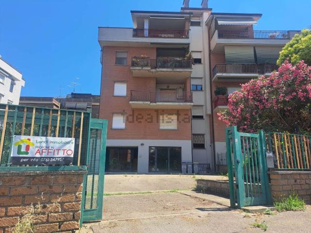 Locale in affitto di 100 m² in Via Giacomo Puccini, 6