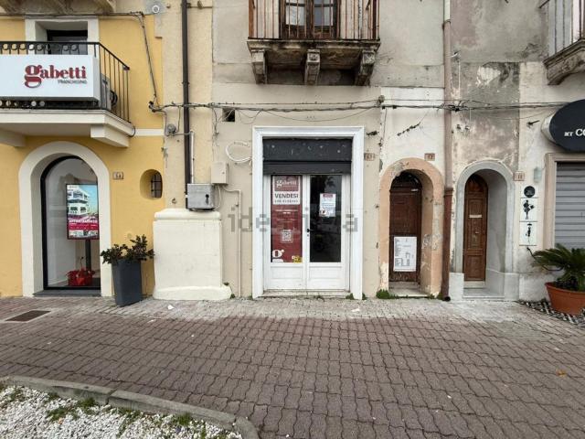 Locale in affitto di 100 m² in Via Domenico Piraino, 21