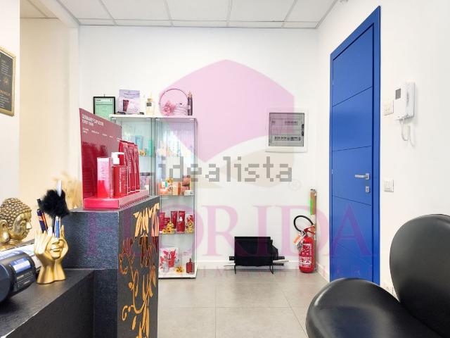 Locale in affitto di 100 m² in Via dei Castelli Romani