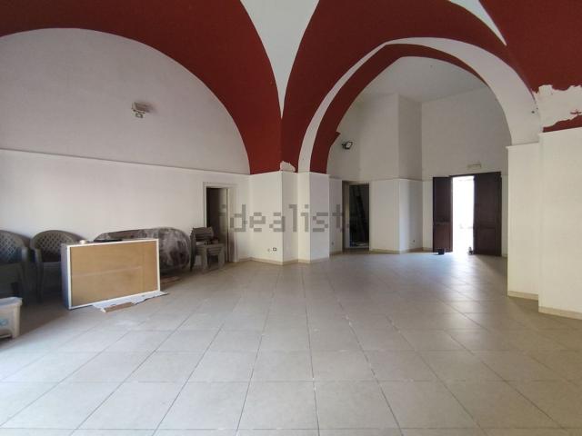 Locale in affitto di 100 m² in Via della Consolazione