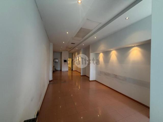 Locale in affitto di 100 m² in Via Ettore Andreis, 74