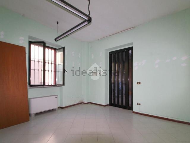 Locale in affitto di 100 m² in Via Filodrammatici, 9