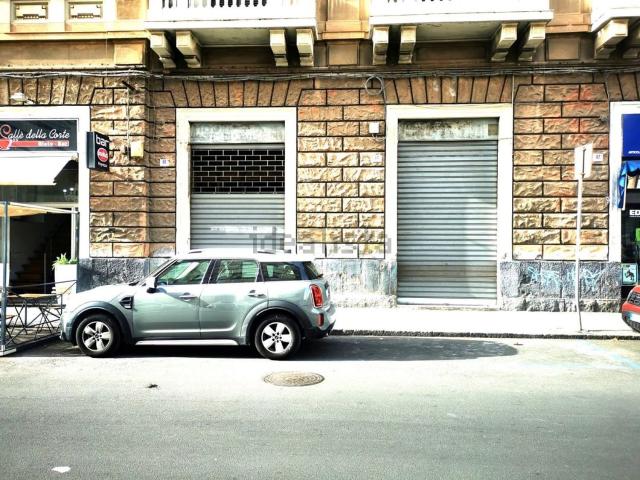 Locale in affitto di 100 m² in Via Firenze, 84