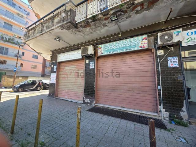 Locale in affitto di 100 m² in Via Francesco Cappiello, 131