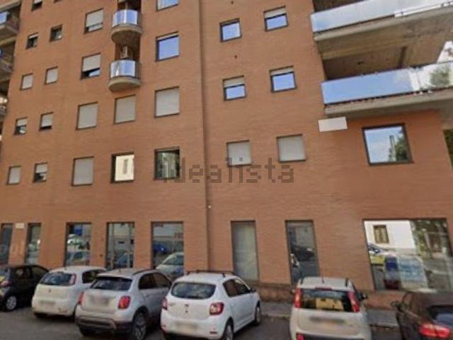 Locale in affitto di 100 m² in Via IV Novembre, 3