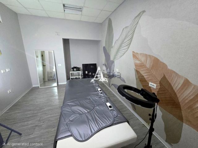 Locale in affitto di 100 m² in Via Luciano Lama