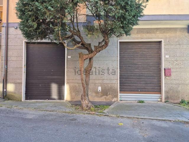 Locale in affitto di 100 m² in Via Luigi Domenici, 51