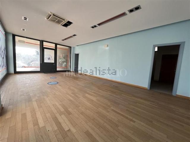 Locale in affitto di 100 m² in Via Martiri delle Fosse Ardeatine