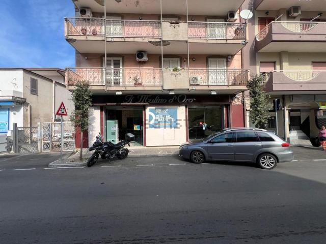 Locale in affitto di 100 m² in Via Nazionale delle Puglie, 147