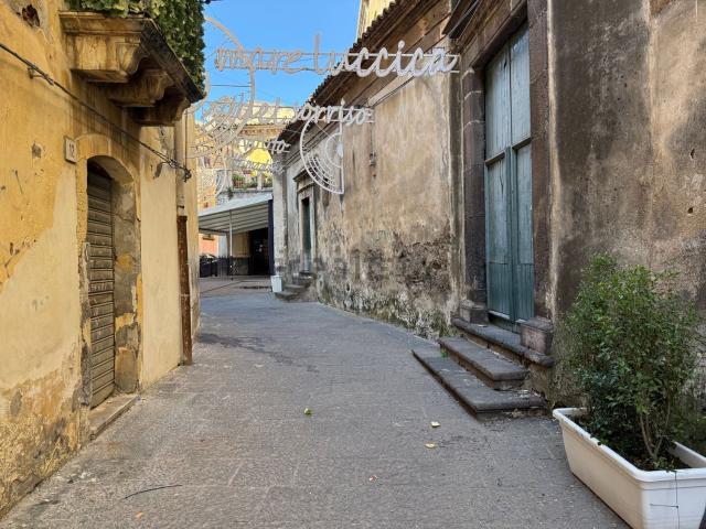 Locale in affitto di 100 m² in Via San Benedetto, 9